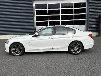 BMW 3-serie 320i 2.0 16V Sedan 4Dr Benzine 1.997cc 135kW (184pk) RWD picture 2