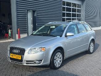 Unfallwagen Audi A4 2.0 20V Combi/o  Benzine 1.984cc 96kW (131pk) FWD 2006/10