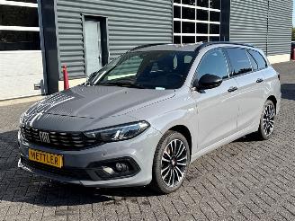 damaged passenger cars Fiat Tipo 1.0 T3 12V Combi/o  Benzine 999cc 73kW (99pk) FWD 2021/12