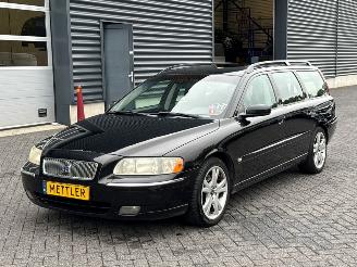 uszkodzony samochody osobowe Volvo V-70 2.4 20V 170 Combi/o  Benzine 2.435cc 125kW (170pk) FWD 2005/6