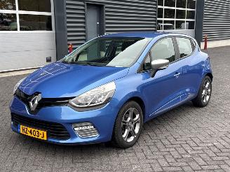 Voiture accidenté Renault Clio 0.9 Energy TCE 90 12V Hatchback 4Dr Benzine 898cc 66kW (90pk) FWD 2016/1