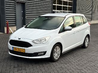 uszkodzony samochody osobowe Ford Grand C-Max 1.5 TDCi 95 16V MPV  Diesel 1.499cc 70kW (95pk) FWD 2017/8