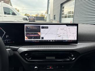 BMW 3-serie 330i xDrive 2.0 TwinPower Turbo 16V Sedan 4Dr Benzine 1.998cc 180kW (245pk) 4x4 picture 17