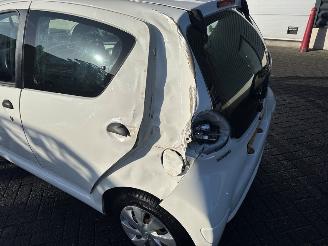 Toyota Aygo 1.0 12V VVT-i Hatchback  Benzine 998cc 50kW (68pk) FWD picture 18