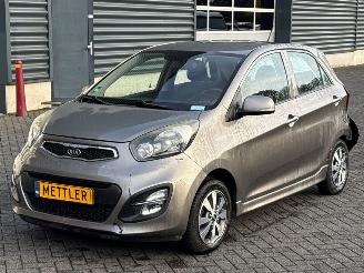 Auto incidentate Kia Picanto 1.0 12V Hatchback  Benzine 998cc 51kW (69pk) FWD 2011/5