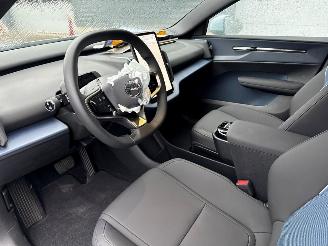 Volvo EX30 Single Motor Extended Range 69 kWh SUV  Elektrisch  200kW (272pk) RWD picture 11
