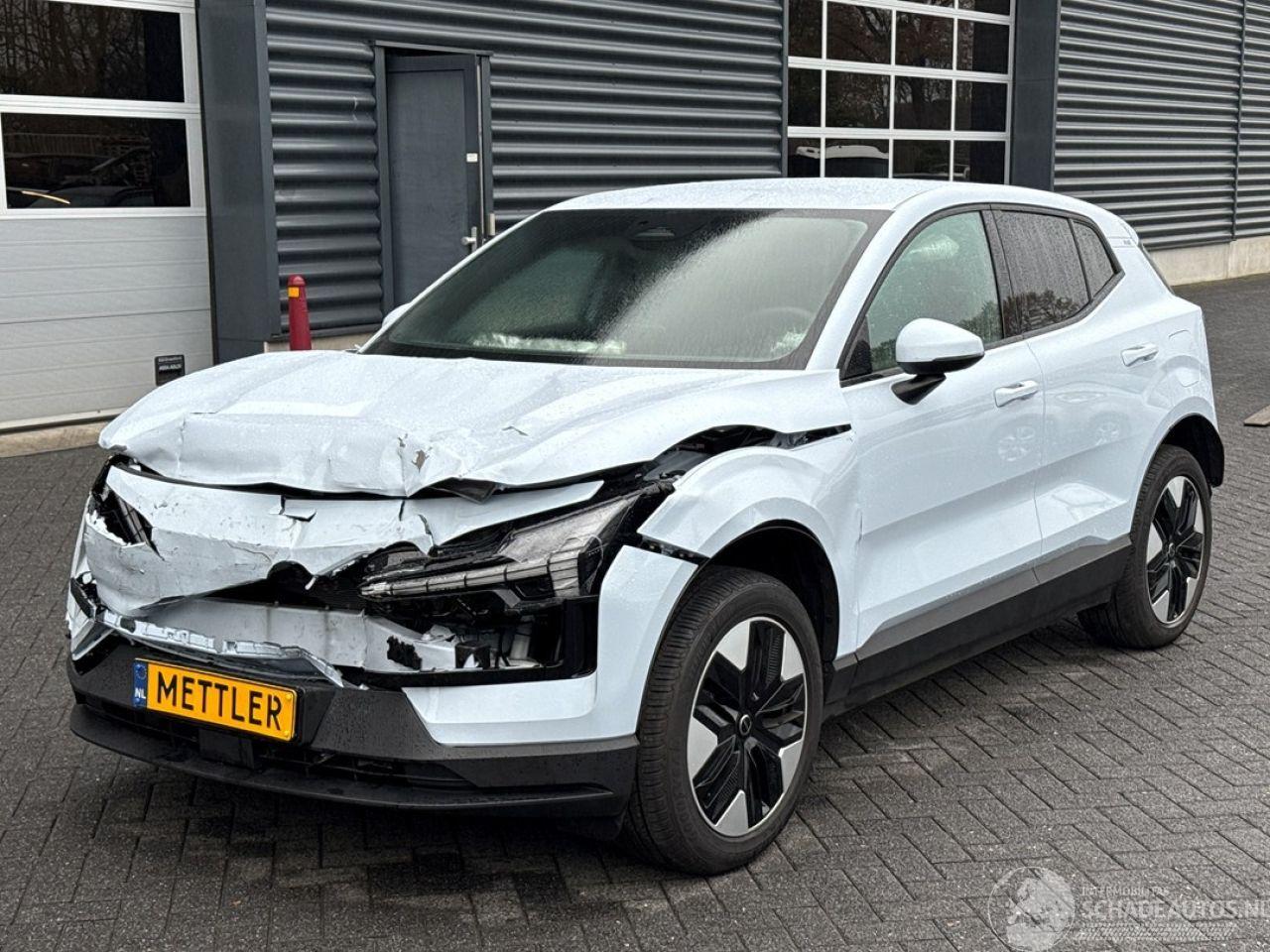 Volvo EX30 Single Motor Extended Range 69 kWh SUV  Elektrisch  200kW (272pk) RWD