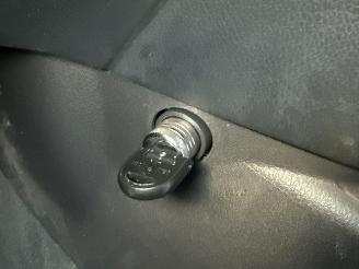 Mercedes Viano 3.0 CDI V6 24V Euro 5 MPV  Diesel 2.987cc 165kW (224pk) RWD picture 21