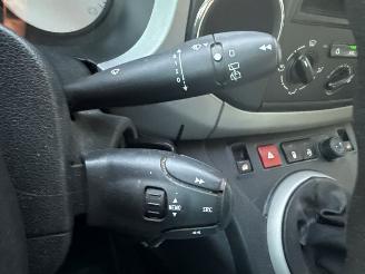 Peugeot Partner 1.6 16V Phase 1 MPV  Benzine 1.587cc 80kW (109pk) FWD picture 16