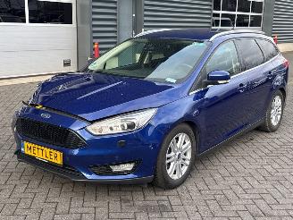 krockskadad bil auto Ford Focus 1.5 EcoBoost 16V 150 Combi/o  Benzine 1.498cc 110kW (150pk) FWD 2014/11