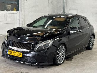 Voiture accidenté Mercedes A-klasse 2.2 A-220 d 16V Hatchback  Diesel 2.143cc 130kW (177pk) FWD 2016/12