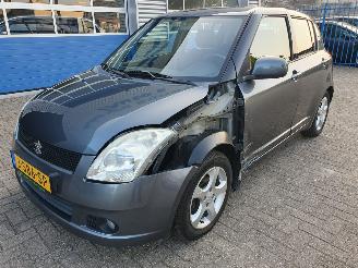 krockskadad bil auto Suzuki Swift 1.3 Exclusive 2008/3