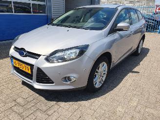 krockskadad bil auto Ford Focus 1.0 EcoBoost Edition Plus 2014/6