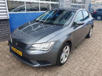 krockskadad bil auto Seat Leon 1.2 TSI Reference 2015/5