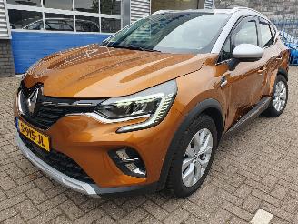 Schadeauto Renault Captur 1.3 TCe 140 Zen Hybrid Automaat 2022/4