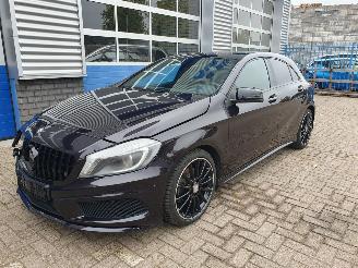 Vaurioauto  passenger cars Mercedes A-klasse 200 Prestige 2013/7