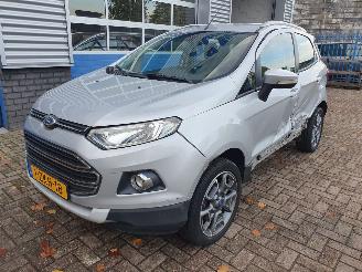 krockskadad bil auto Ford EcoSport 1.0 EcoBoost Titanium 2015/1