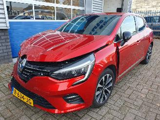 uszkodzony samochody osobowe Renault Clio 1.0 TCe Zen 2021/5