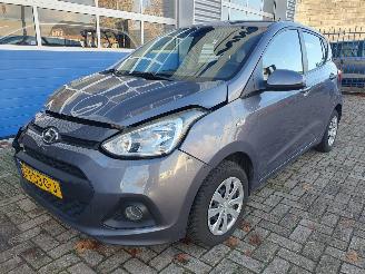 Unfallwagen Hyundai I-10 1.0i i-Motion Comfort 2016/7