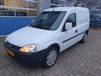 Schade bestelwagen Opel Combo 1.4-16V Comfort Benzine 2009/10