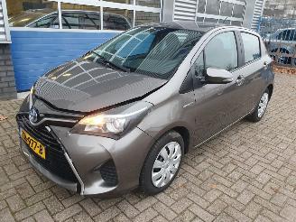 uszkodzony samochody osobowe Toyota Yaris 1.5 Hybrid Trend 2016/2