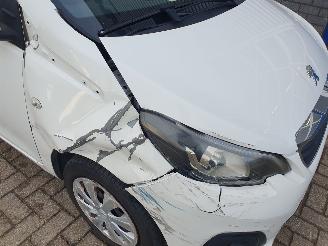 Peugeot 108 1.0 e-VTi Active picture 10