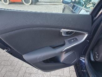 Volvo V-40 2.0 D2 Kinetic Automaat picture 24