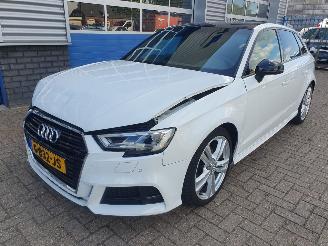 Voiture accidenté Audi A3 35 TFSI S edition Automaat Sportback 2019/10