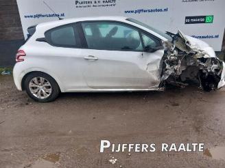 Coche siniestrado Peugeot 208 208 I (CA/CC/CK/CL), Hatchback, 2012 / 2019 1.2 Vti 12V PureTech 82 2012/9