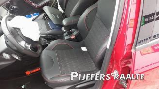 Peugeot 2008 2008 (CU), MPV, 2013 / 2019 1.2 12V e-THP PureTech 110 picture 18