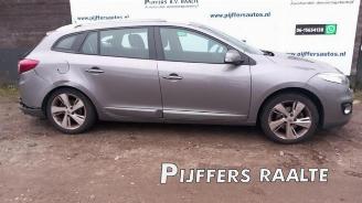 Vrakbiler auto Renault Mégane Megane III Grandtour (KZ), Combi 5-drs, 2008 / 2016 1.2 16V TCE 115 2013/5