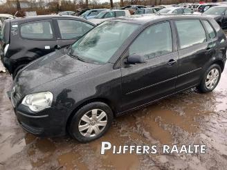 Coche siniestrado Volkswagen Polo Polo IV (9N1/2/3), Hatchback, 2001 / 2012 1.4 16V 75 2005/8