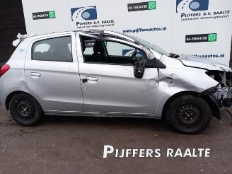 Vrakbiler auto Mitsubishi Space-star Space Star (A0), Hatchback, 2012 1.0 12V 2020/10