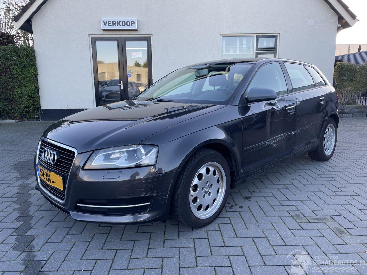 Audi A3 Sportback 1.6 TDI Attraction Advance NL AUTO N.A.P