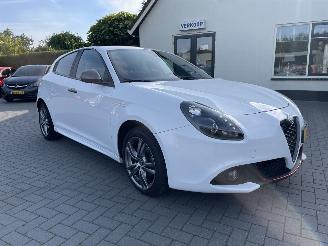 skadebil auto Alfa Romeo Giulietta Giulietta 1.6 JTDm Super AUTOMAAT N.A.P NL AUTO PRACHTIG!!! 2016/6