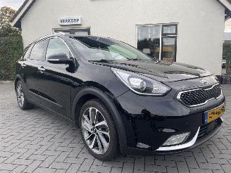 krockskadad bil auto Kia Niro 1.6 GDi Hybrid SportsLine N.A.P NL AUTO PRACHTIG!!! 2017/5