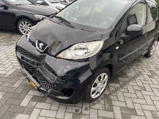 Peugeot 107 1.0-12V XS N.A.P NL AUTO 5.DRS AIRCO picture 17