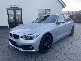 Vaurioauto  passenger cars BMW 3-serie 318i Executive AUTOMAAT N.A.P NL AUTO PRACHTIG!!! 2017/8