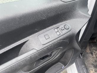 Opel Combo 1.5 BlueHDi 100 S&S L1 N.A.P NL AUTO PRACHTIG!!! picture 11