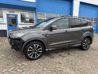 skadebil auto Ford Kuga 1.5  AUTOMAAT  ST-LINE 2017/10
