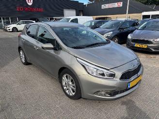 Kia Cee d 1.6 CRDI Dynamic picture 5