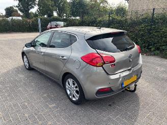 Unfallwagen Kia Cee d 1.6 CRDI Dynamic 2014/1
