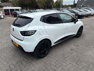 Schadeauto Renault Clio 1.5 DCI Night&Day airco 2015/8