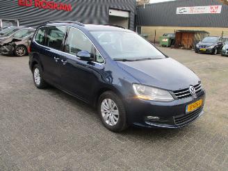 Vaurioauto  passenger cars Volkswagen Sharan 2.0 TSI DSG 7 P. 2011/8