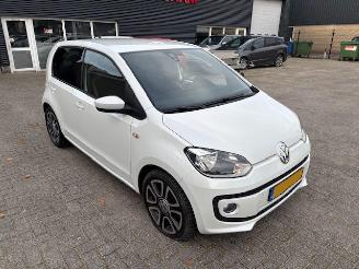 Auto incidentate Volkswagen Up! 1.0  5-drs High Up! airco navi 2015/4