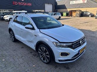 Vaurioauto  passenger cars Volkswagen T-Roc 1.5 TSI R-line DSG  NAP 2019/2