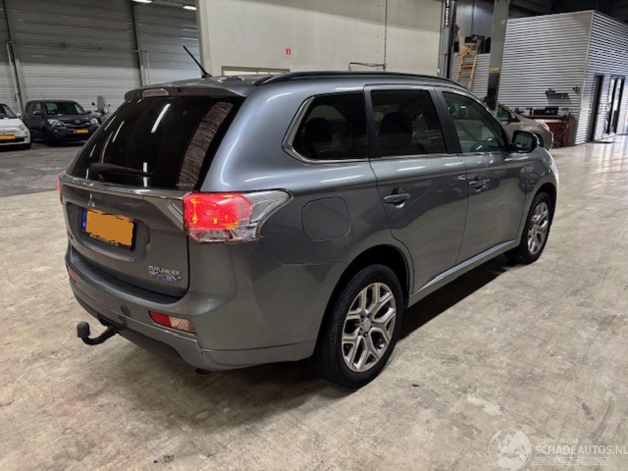 Mitsubishi Outlander 2.0 PHEV instyle