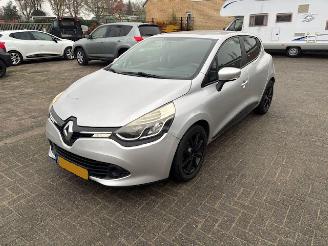 Renault Clio 1.5 DCI 5-drs airco picture 2