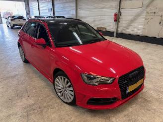 Avarii autoturisme Audi A3 1.4 E-Tron PHEV  Pano Automaat 2015/11