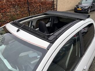 Peugeot 108 1.2  5-drs Top! Roland Garros picture 18